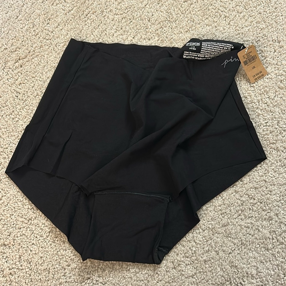 VICTORIA’S SECRET BOYSHORT BOXER PANTIES BLACK BRAND NEW WITH TAG